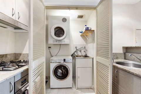 Surry Hills Modern One Bedroom Apartment - GOU - Accommodation Noosa 7