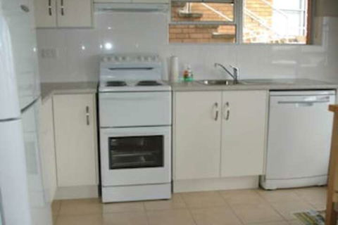 Quarterdeck, Unit 1/ 12 Magnus Street - Accommodation Noosa 2