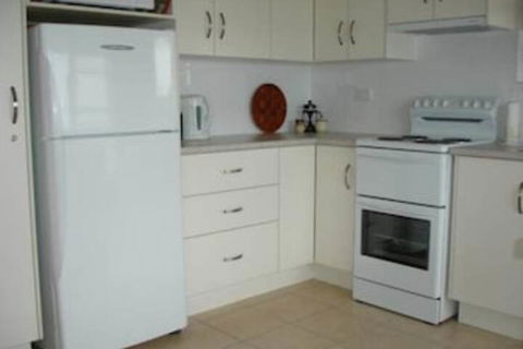 Quarterdeck, Unit 1/ 12 Magnus Street - Accommodation Noosa 3