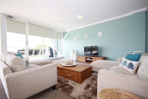 Oasis, Unit 11/5 Laman Street - Accommodation Noosa 0