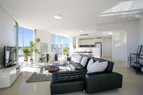 Palatial Penthouse Apartment Phenomenal Views - Accommodation Noosa 2