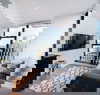 LOGAN 2BDR Melbourne Apartment - Accommodation Noosa