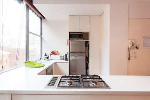 BENJAMIN, 2BDR Melbourne Apartment - Accommodation Noosa 2