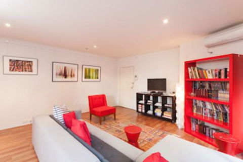 BENJAMIN, 2BDR Melbourne Apartment - Accommodation Noosa 0