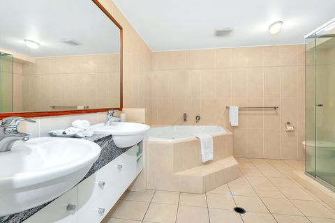 Arlington Apartments - Accommodation Noosa 6
