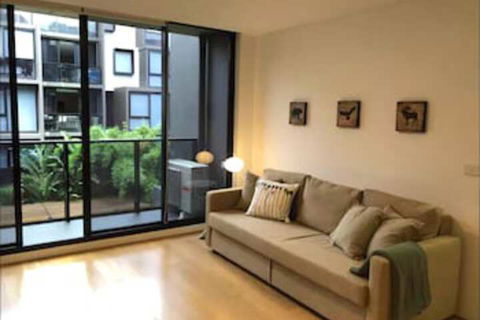 Golding Inn - Accommodation Noosa 0