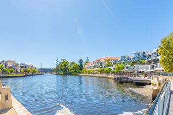 Luxurious Perth Townhouse - Accommodation Noosa 2