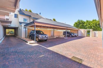Luxurious Perth Townhouse - Accommodation Noosa 1