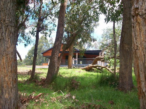Silversprings Cottages - Accommodation Noosa 0