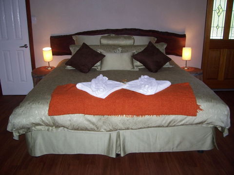 Silversprings Cottages - Accommodation Noosa 6