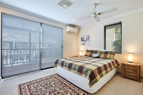 Fremantle Townhouse Unit 4 - Accommodation Noosa 6