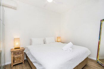 Half Moon Cottage - Accommodation Noosa 2