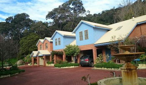 Beachside Apartment - Accommodation Noosa 2
