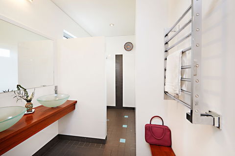 Hanover Bay Apartments - Accommodation Noosa 4