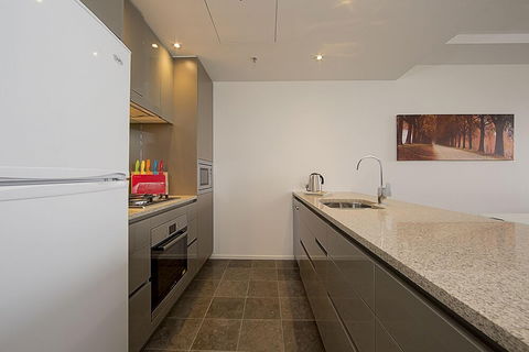 Accommodate Canberra - Manhattan - Accommodation Noosa 4