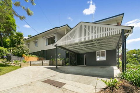 Tallywood Hacienda - Accommodation Noosa 0