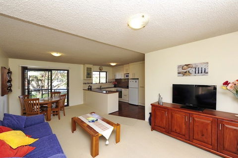 Shoreline Unit 2 / 1 Intrepid Close - Accommodation Noosa 2
