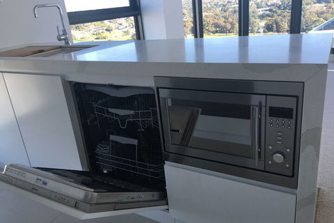 Exclusive Apartment With Water Views - Accommodation Noosa 6