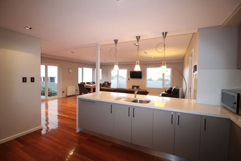 Sunny Sandy Bay Apartment - Accommodation Noosa 4