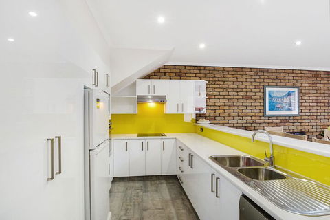 2 / 14 Kurrawa Close - Accommodation Noosa 3