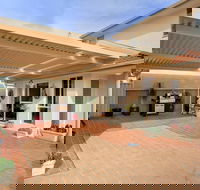 White Waves 7B Achilles Street - Accommodation Noosa