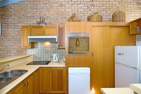 Bay Parklands 4 / 2 Gowrie Avenue - Accommodation Noosa 3