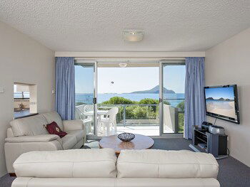 Ocean Shores Unit 7 / 27 Weatherly Close - Accommodation Noosa 0