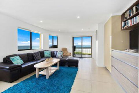 Shoreline Nine Penthouse With Ocean Views - Accommodation Noosa 0
