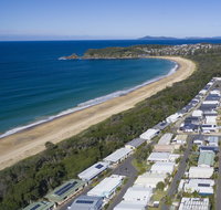 Beachfront Hallidays Point - Accommodation Noosa