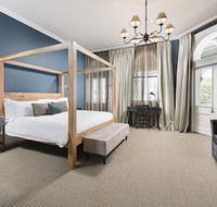 The National Hotel - Accommodation Noosa