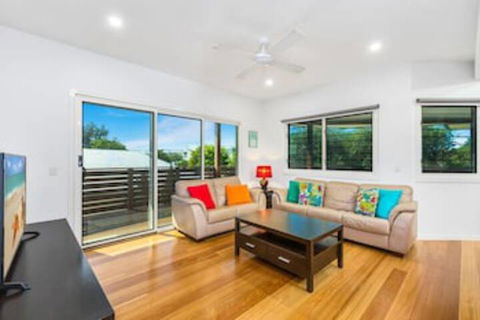 Slipstream By The Sea - Accommodation Noosa 0