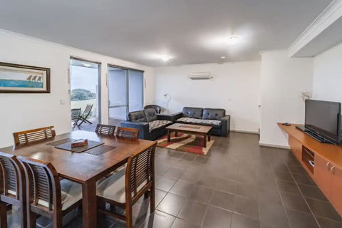 Cosy Corner Seaview Apartments - Accommodation Noosa 6