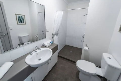 Cosy Corner Seaview Apartments - Accommodation Noosa 2