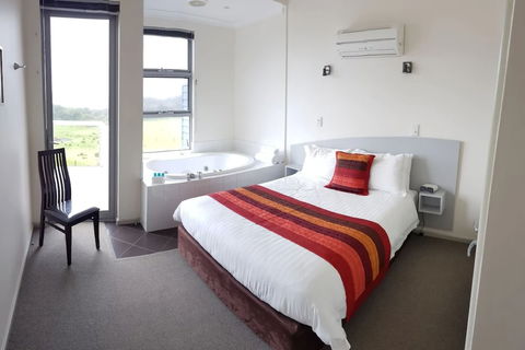 Cosy Corner Seaview Apartments - Accommodation Noosa 1
