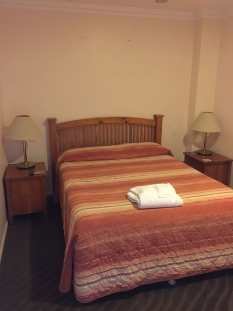 Westside Tavern And Motel - Accommodation Noosa 2