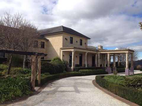 Linden Hall - Accommodation Noosa 0