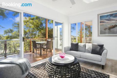 Avalon Tree House - Accommodation Noosa 0