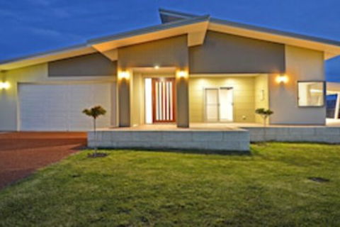 Beaufortia Views - Accommodation Noosa 0