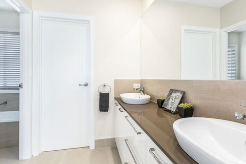 Pebbles At Casuarina Beach - Accommodation Noosa 7
