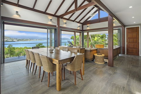 Mandalay Luxury Retreat - Accommodation Noosa 0