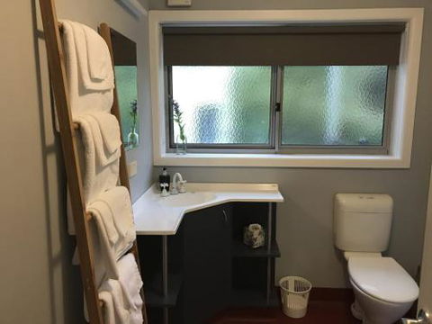 A Bach At Bright Bright VIC - Accommodation Noosa 3