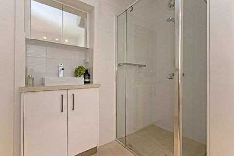 Boutique Apartment Central & Sophisticated - Accommodation Noosa 1