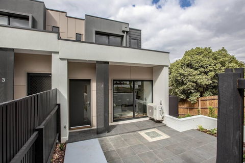 92 Brand New Doncaster Local House - Accommodation Noosa 0