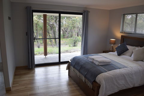Eagle Bay House - Accommodation Noosa 2