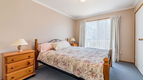 THE Lighthouse Surf Side - Accommodation Noosa 4