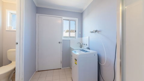 THE Lighthouse Surf Side - Accommodation Noosa 0