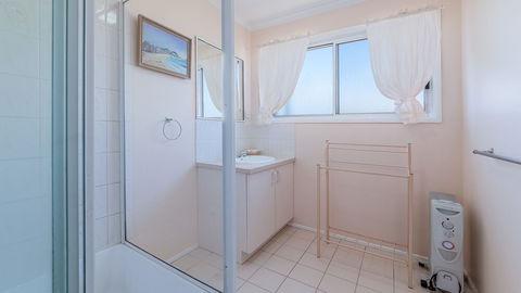 THE Lighthouse Surf Side - Accommodation Noosa 5