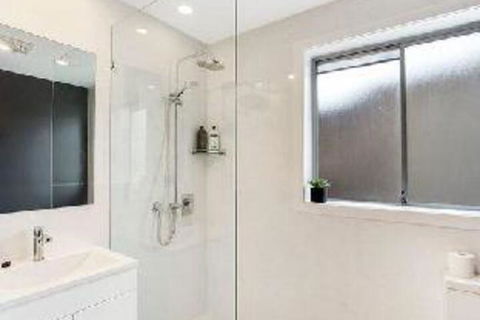 Louisa Court 4 / 49 Donald Street - Accommodation Noosa 1