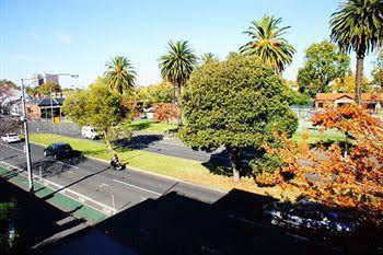 Eastern Townhouse Serviced Apartment - Accommodation Noosa 0