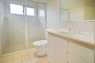 Redman Place 2 / 9 - Accommodation Noosa 3